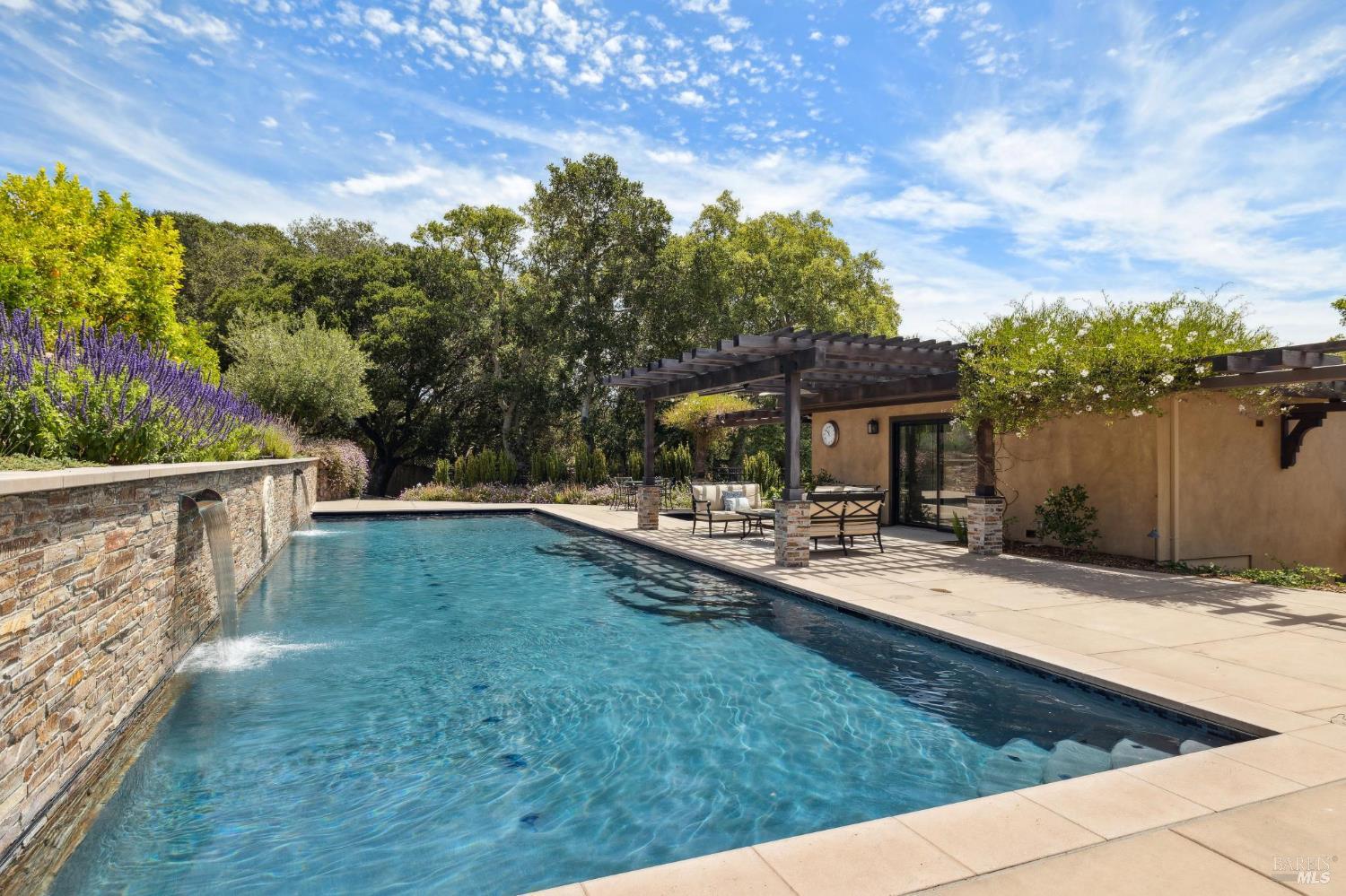 Detail Gallery Image 52 of 77 For 172 Pacheco Ave, Novato,  CA 94947 - 6 Beds | 6/1 Baths