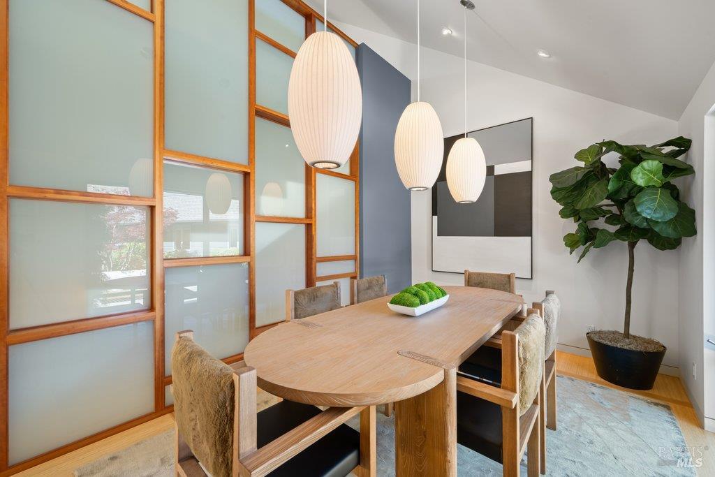 Detail Gallery Image 24 of 89 For 103 Reed Ranch Rd, Tiburon,  CA 94920 - 5 Beds | 4 Baths