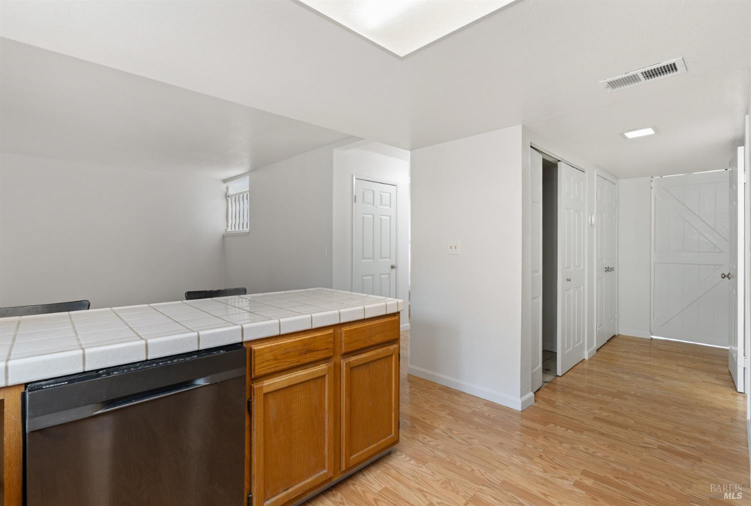 Detail Gallery Image 12 of 51 For 131 Cambridge Dr, Vacaville,  CA 95687 - 3 Beds | 2/1 Baths