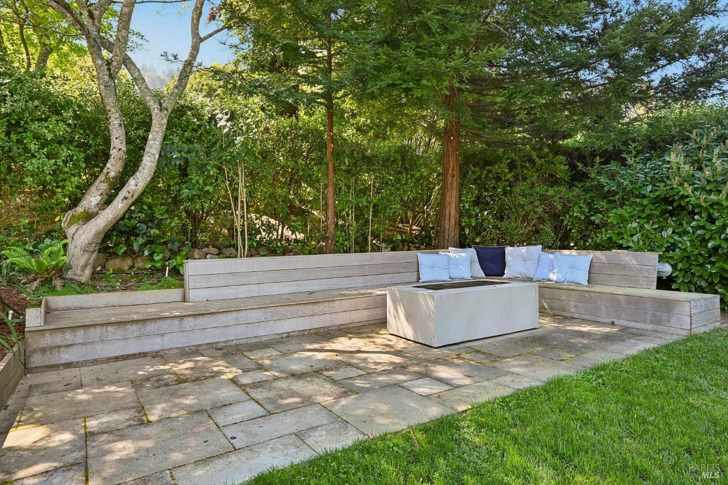 Detail Gallery Image 37 of 56 For 161 Lagunitas Rd, Ross,  CA 94957 - 4 Beds | 3 Baths