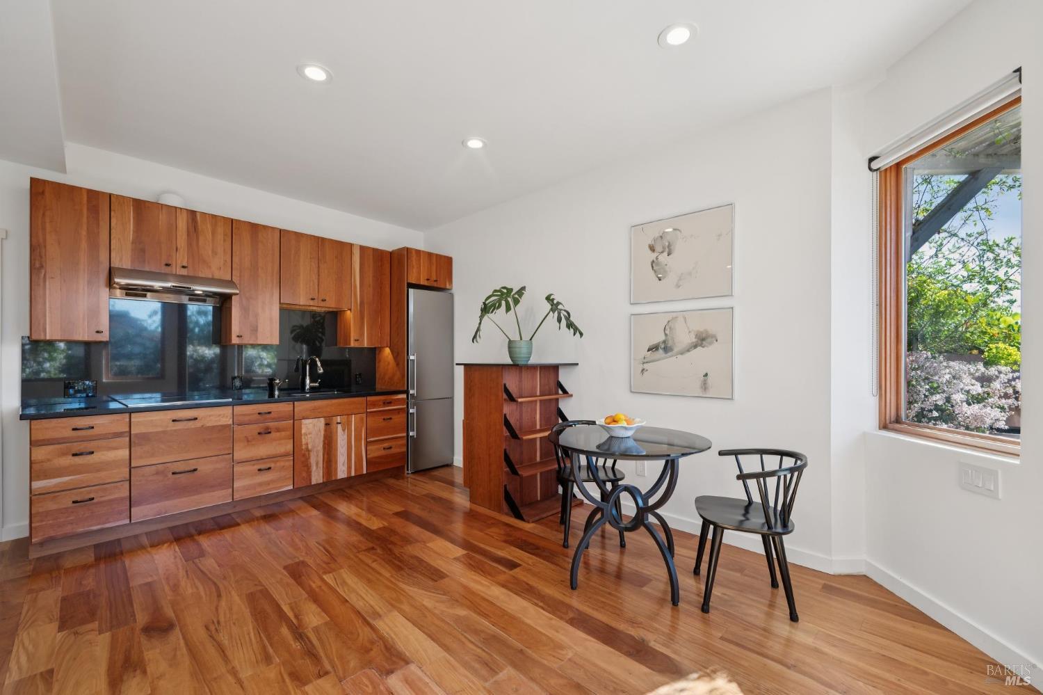 Detail Gallery Image 32 of 47 For 435 Tremont Ave, Point Richmond,  CA 94801 - 4 Beds | 4 Baths