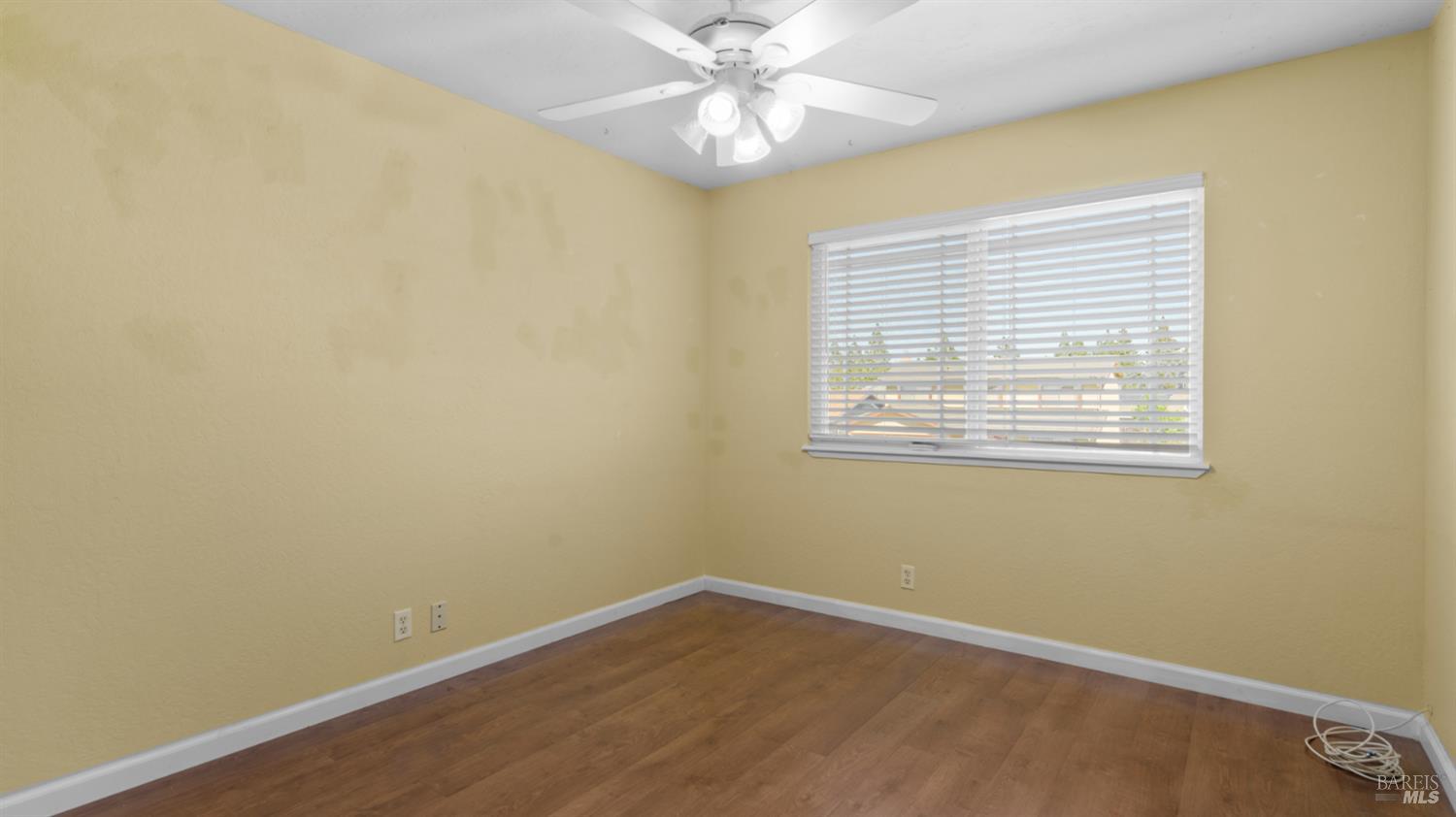 Detail Gallery Image 28 of 67 For 191 Bel Air Dr, Vacaville,  CA 95687 - 5 Beds | 2/1 Baths