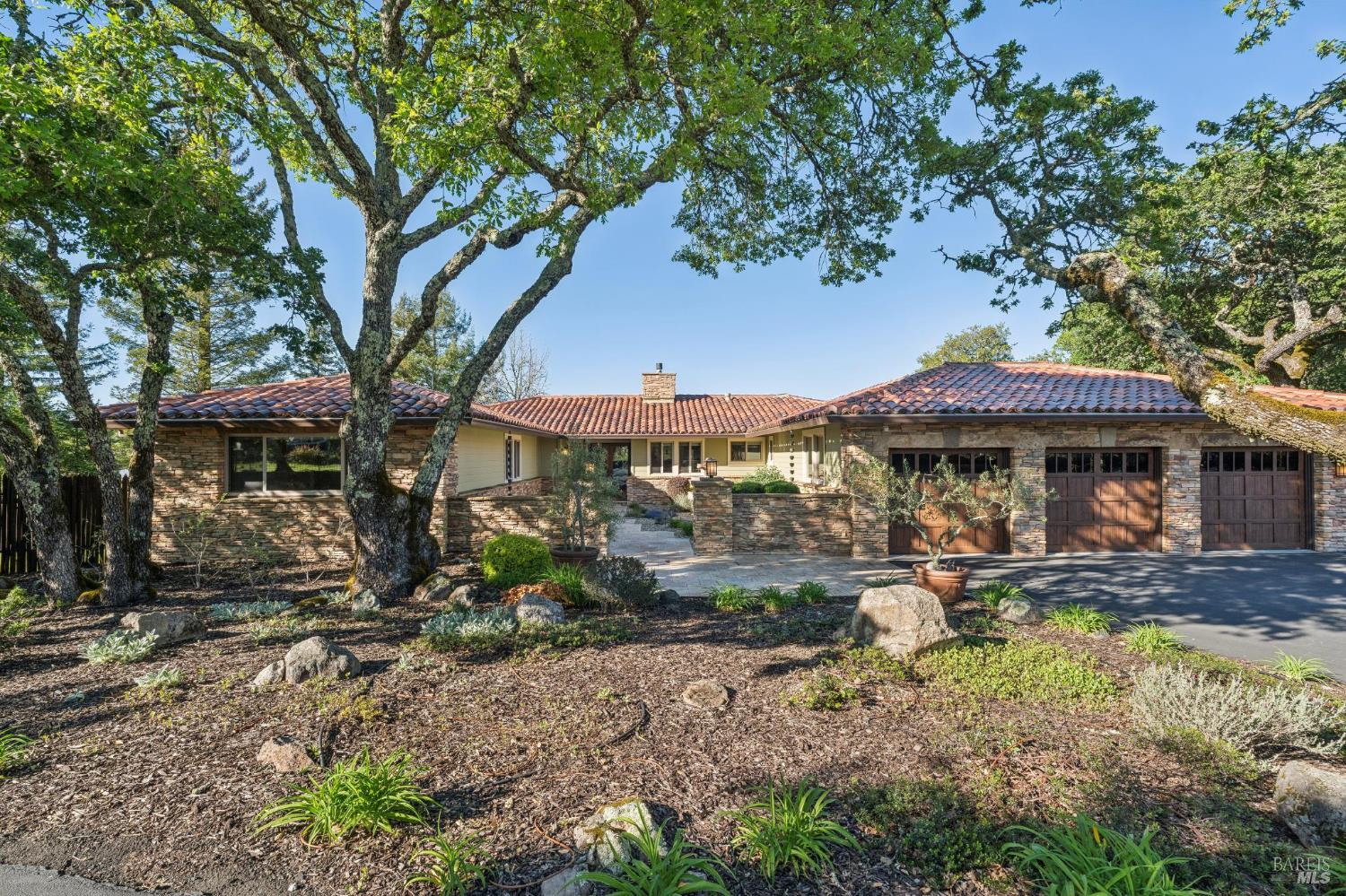 Detail Gallery Image 5 of 45 For 2575 Bennett Ridge Rd, Santa Rosa,  CA 95404 - 4 Beds | 2/1 Baths