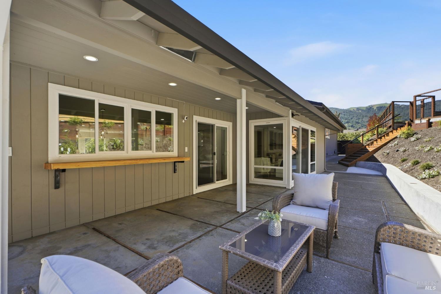 Detail Gallery Image 71 of 93 For 36 Capilano Dr, Novato,  CA 94949 - 5 Beds | 4/1 Baths