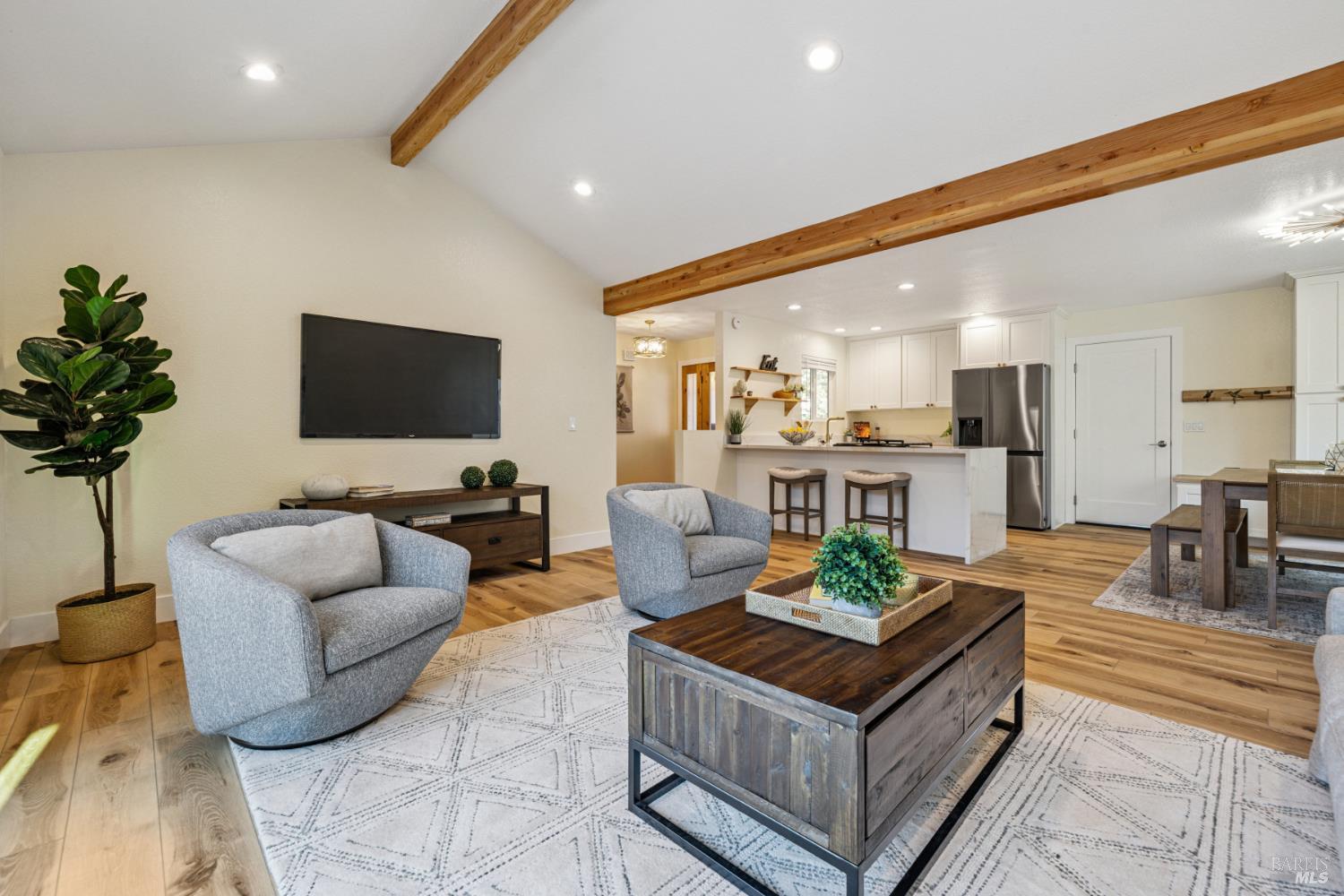 Detail Gallery Image 10 of 60 For 8023 Washington Ave, Sebastopol,  CA 95472 - 4 Beds | 2 Baths