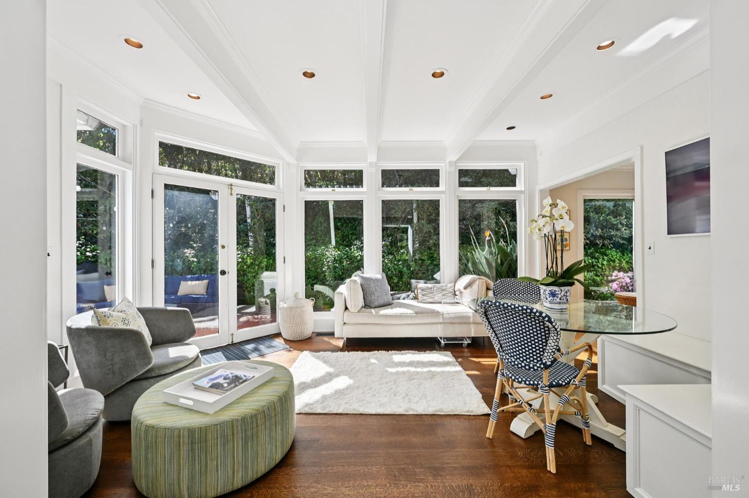 Detail Gallery Image 16 of 56 For 161 Lagunitas Rd, Ross,  CA 94957 - 4 Beds | 3 Baths