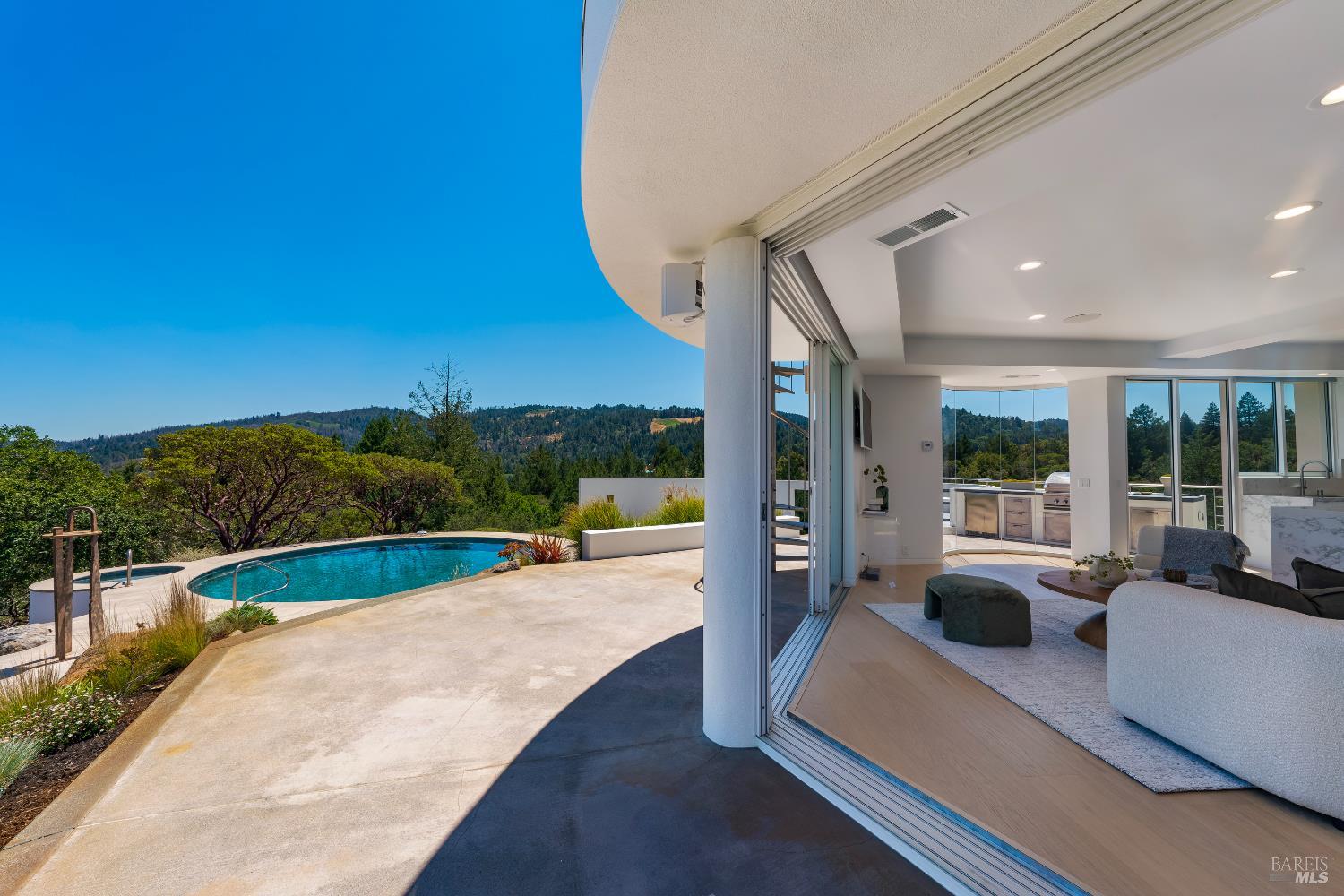 Detail Gallery Image 15 of 48 For 375 Kortum Canyon Rd, Calistoga,  CA 94515 - 4 Beds | 4/2 Baths