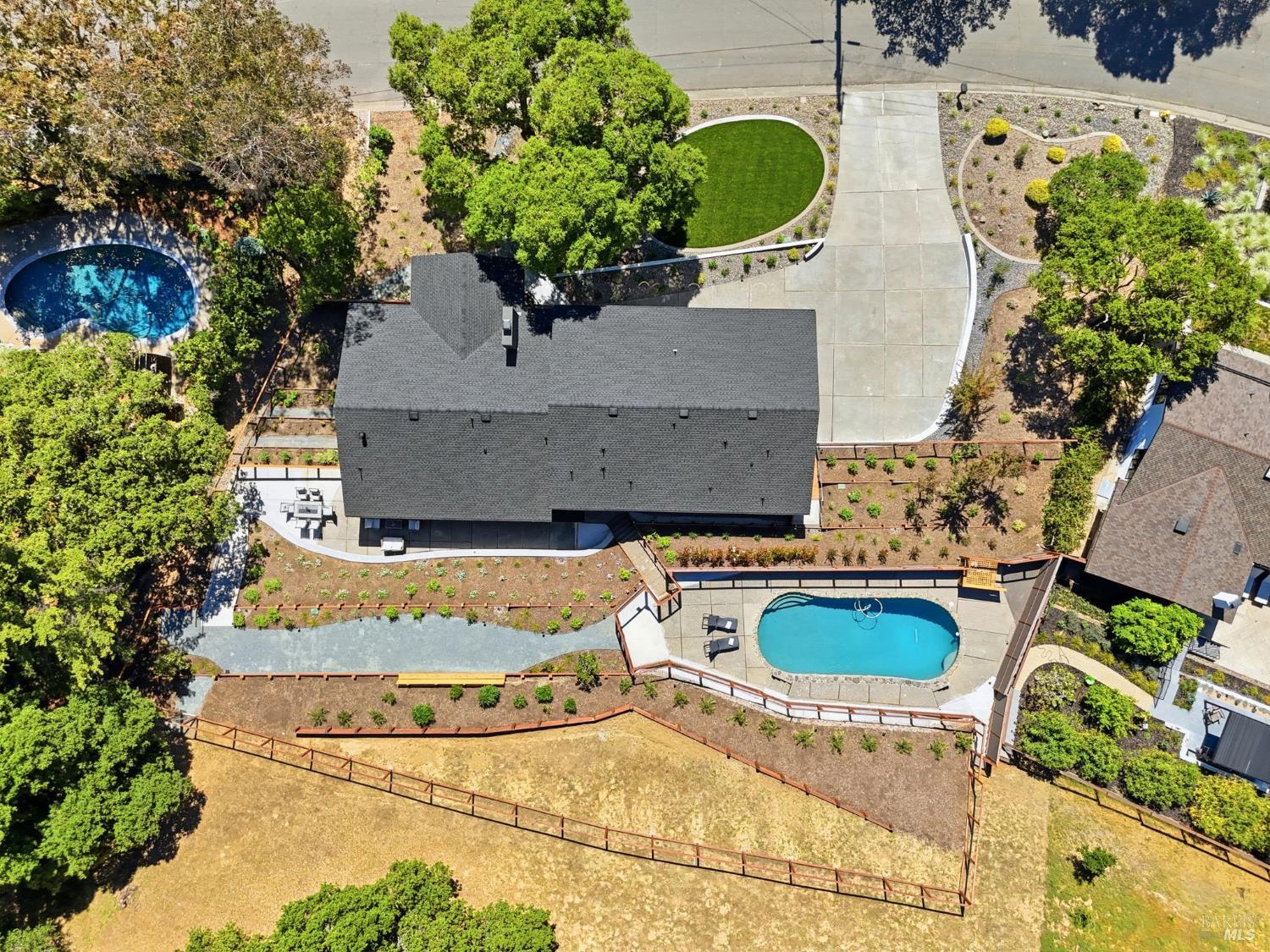 Detail Gallery Image 83 of 93 For 36 Capilano Dr, Novato,  CA 94949 - 5 Beds | 4/1 Baths