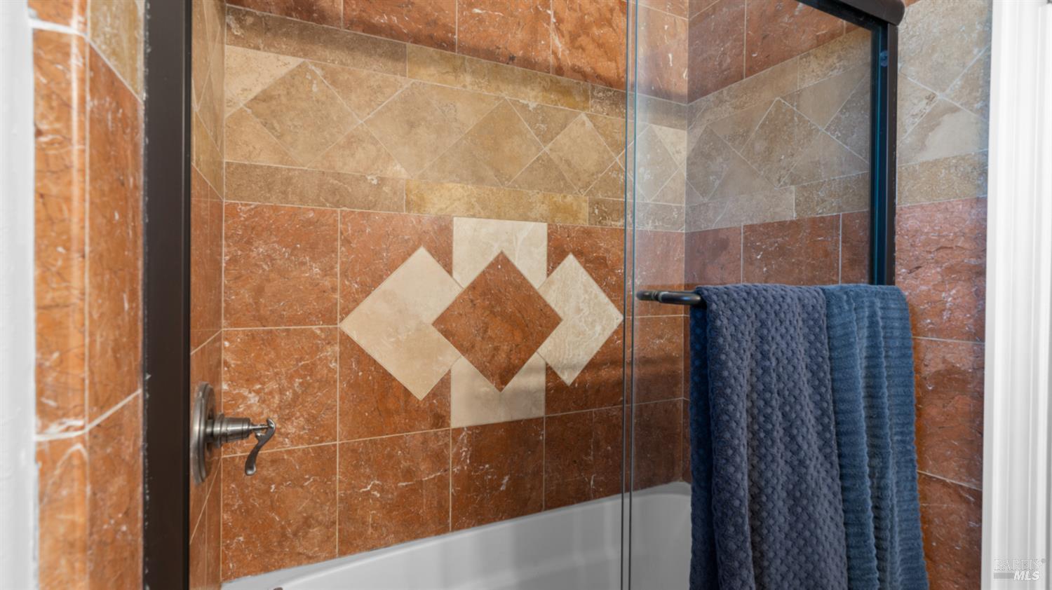 Detail Gallery Image 36 of 67 For 191 Bel Air Dr, Vacaville,  CA 95687 - 5 Beds | 2/1 Baths