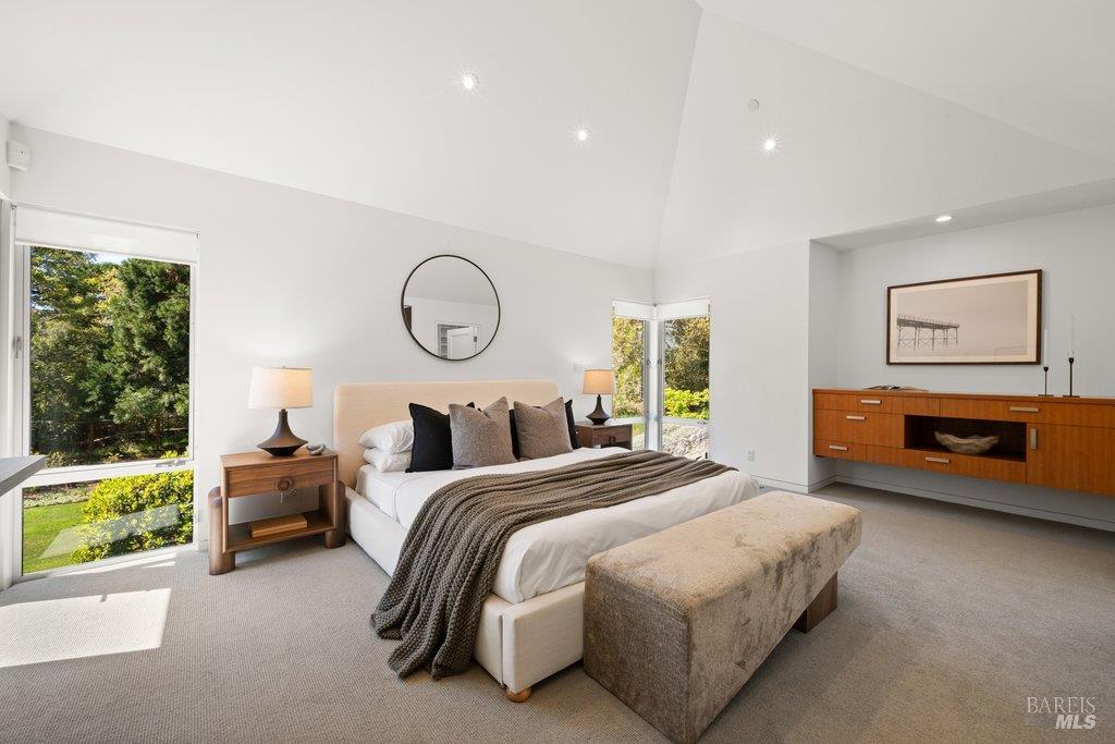 Detail Gallery Image 31 of 89 For 103 Reed Ranch Rd, Tiburon,  CA 94920 - 5 Beds | 4 Baths