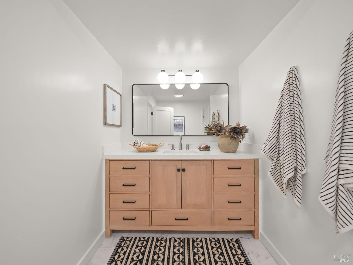 Detail Gallery Image 43 of 60 For 17 Overhill Rd, Mill Valley,  CA 94941 - 5 Beds | 2 Baths