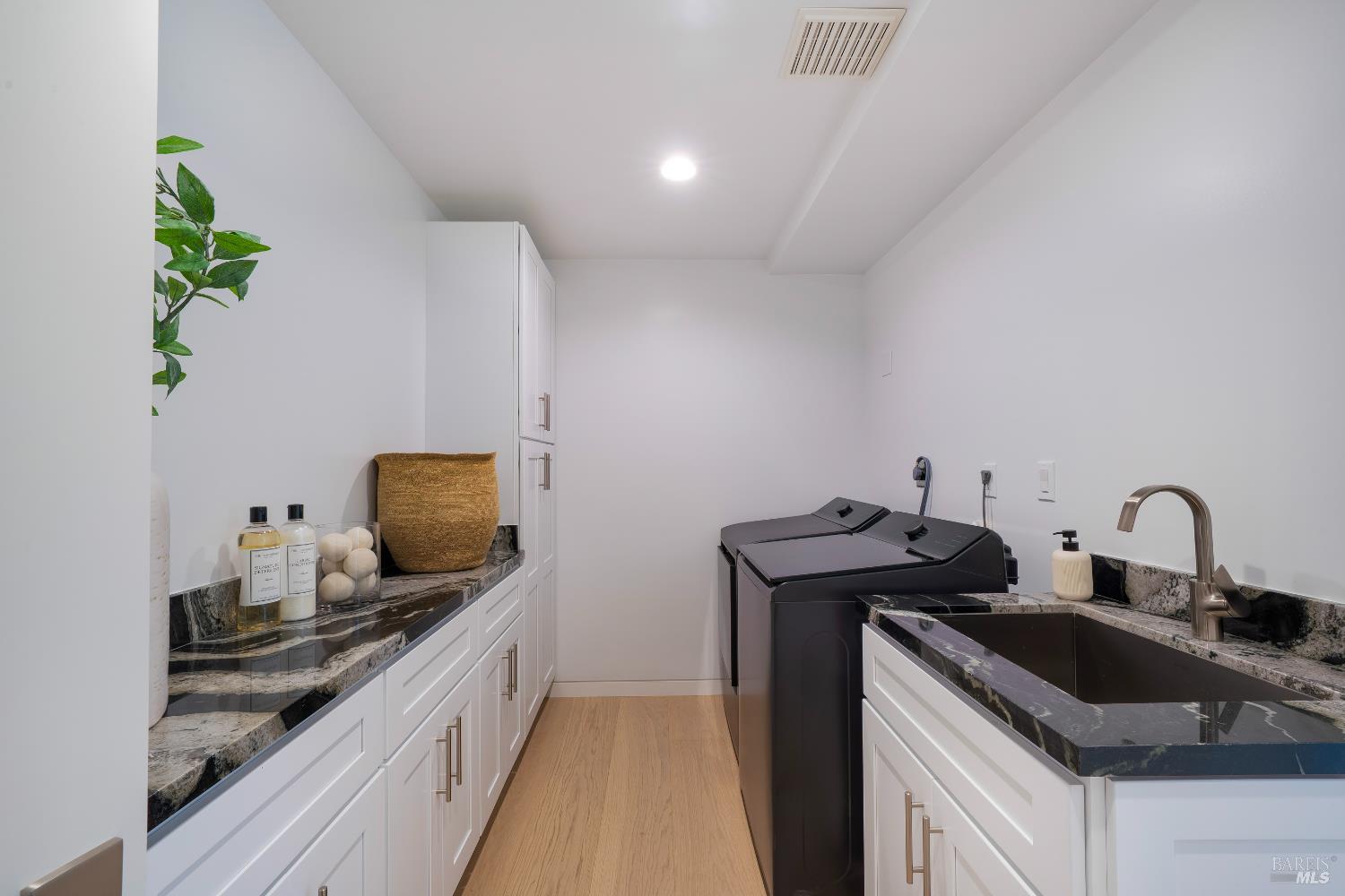 Detail Gallery Image 41 of 48 For 375 Kortum Canyon Rd, Calistoga,  CA 94515 - 4 Beds | 4/2 Baths