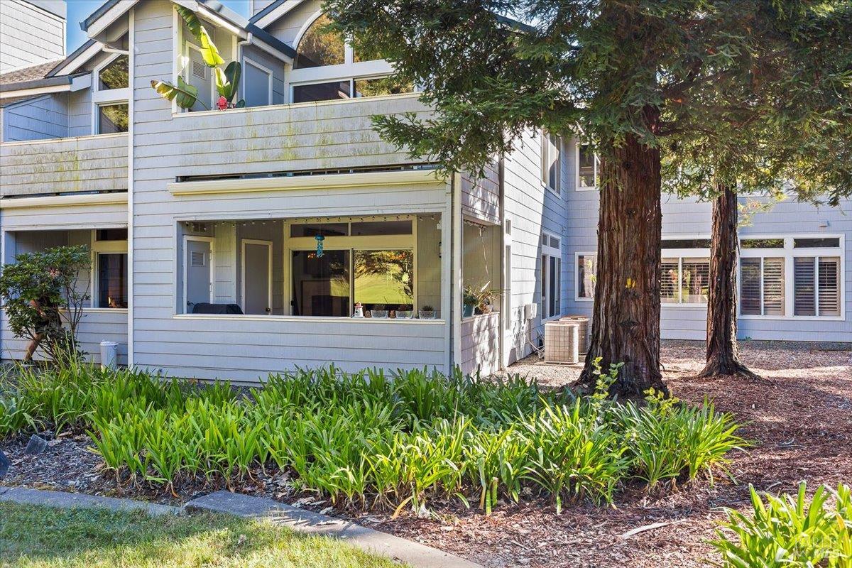 Detail Gallery Image 43 of 48 For 2070 Stonefield Ln, Santa Rosa,  CA 95403 - 2 Beds | 2/1 Baths