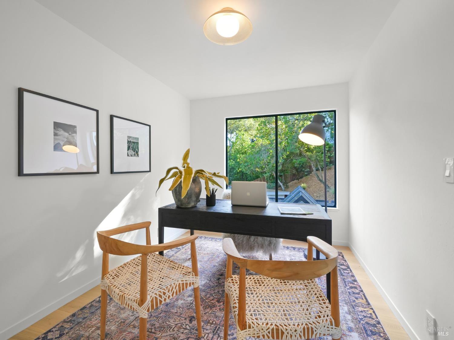 Detail Gallery Image 33 of 60 For 17 Overhill Rd, Mill Valley,  CA 94941 - 5 Beds | 2 Baths