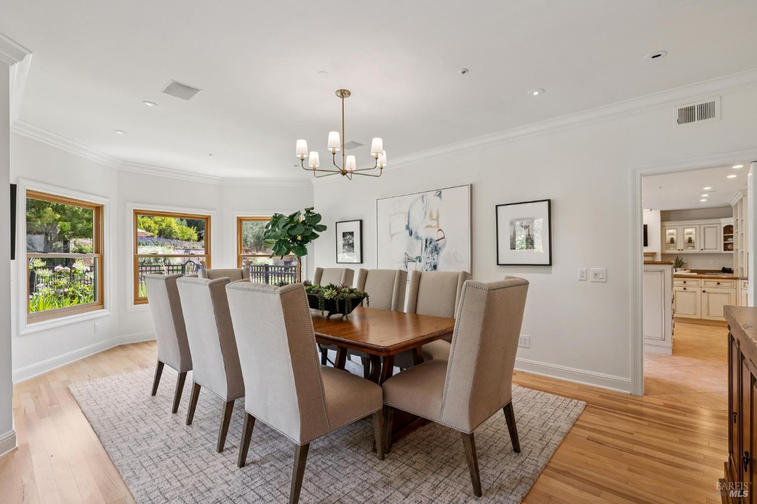 Detail Gallery Image 18 of 77 For 172 Pacheco Ave, Novato,  CA 94947 - 6 Beds | 6/1 Baths