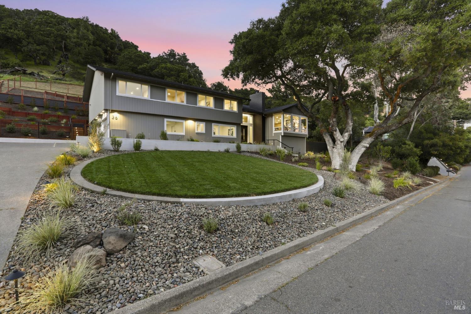 Detail Gallery Image 2 of 93 For 36 Capilano Dr, Novato,  CA 94949 - 5 Beds | 4/1 Baths