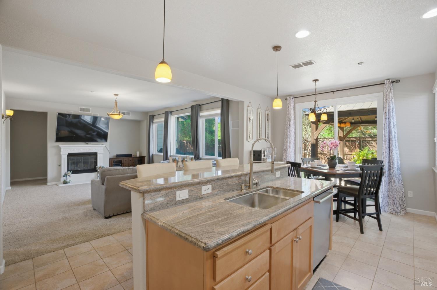 Detail Gallery Image 7 of 50 For 836 Antiquity Dr, Fairfield,  CA 94534 - 4 Beds | 3/1 Baths