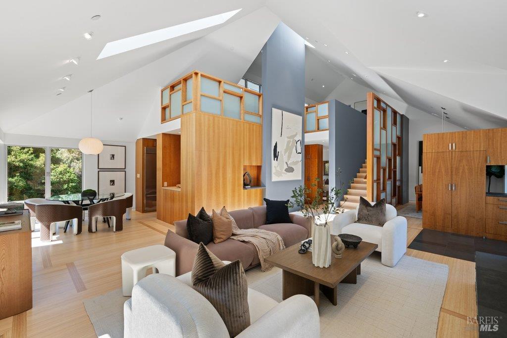 Detail Gallery Image 10 of 89 For 103 Reed Ranch Rd, Tiburon,  CA 94920 - 5 Beds | 4 Baths