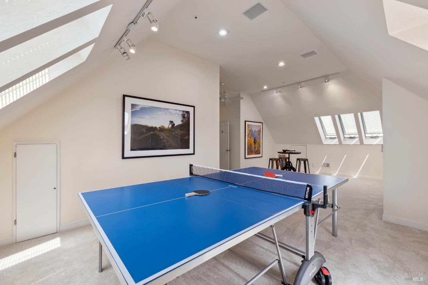 Detail Gallery Image 41 of 77 For 172 Pacheco Ave, Novato,  CA 94947 - 6 Beds | 6/1 Baths