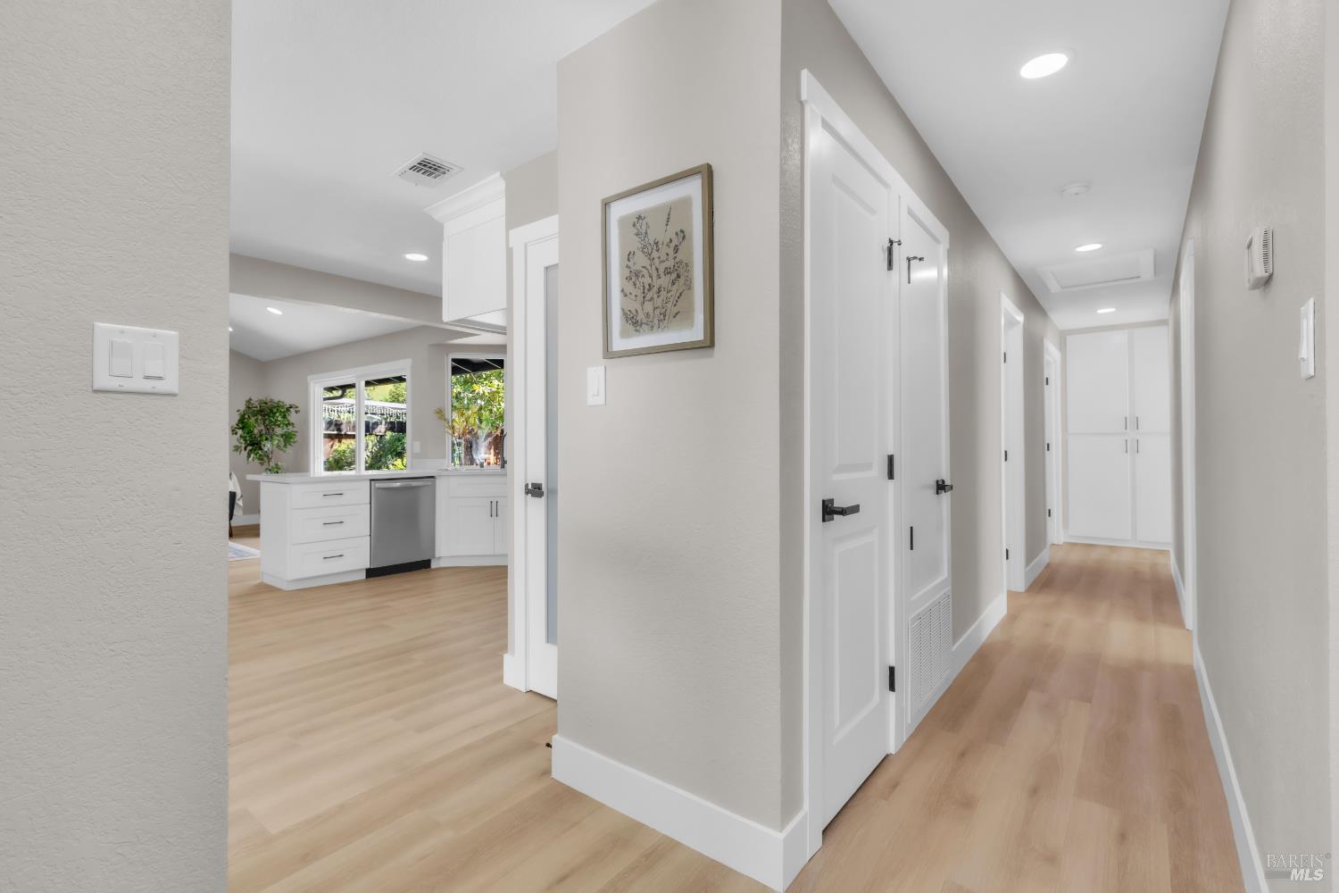 Detail Gallery Image 8 of 39 For 317 N Alamo Dr, Vacaville,  CA 95688 - 3 Beds | 2 Baths