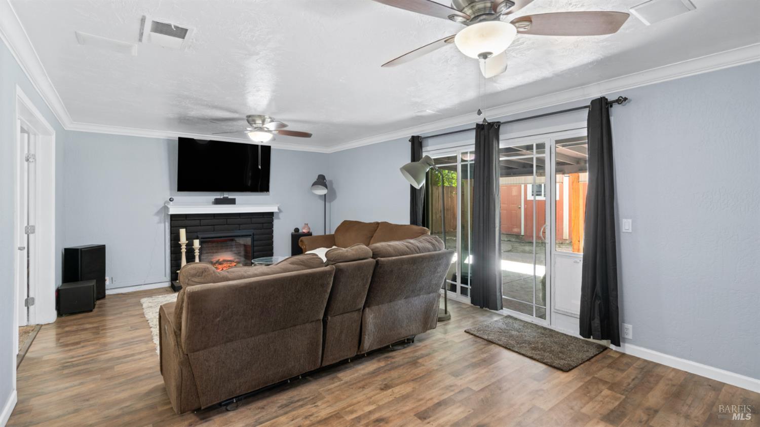 Detail Gallery Image 19 of 67 For 191 Bel Air Dr, Vacaville,  CA 95687 - 5 Beds | 2/1 Baths