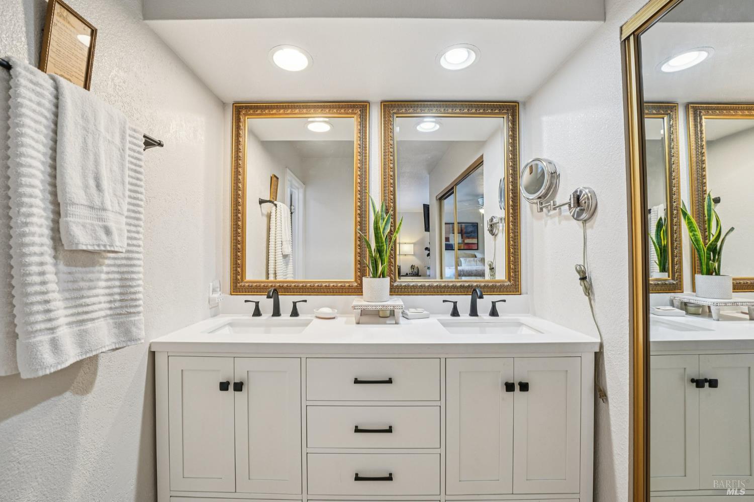 Detail Gallery Image 15 of 25 For 4233 Brookshire Cir, Santa Rosa,  CA 95405 - 4 Beds | 2 Baths