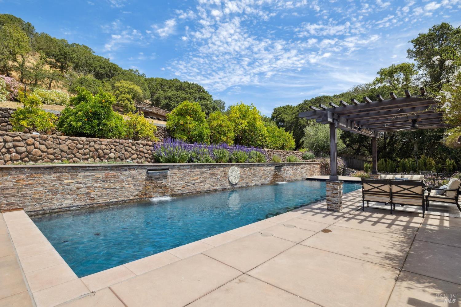 Detail Gallery Image 51 of 77 For 172 Pacheco Ave, Novato,  CA 94947 - 6 Beds | 6/1 Baths