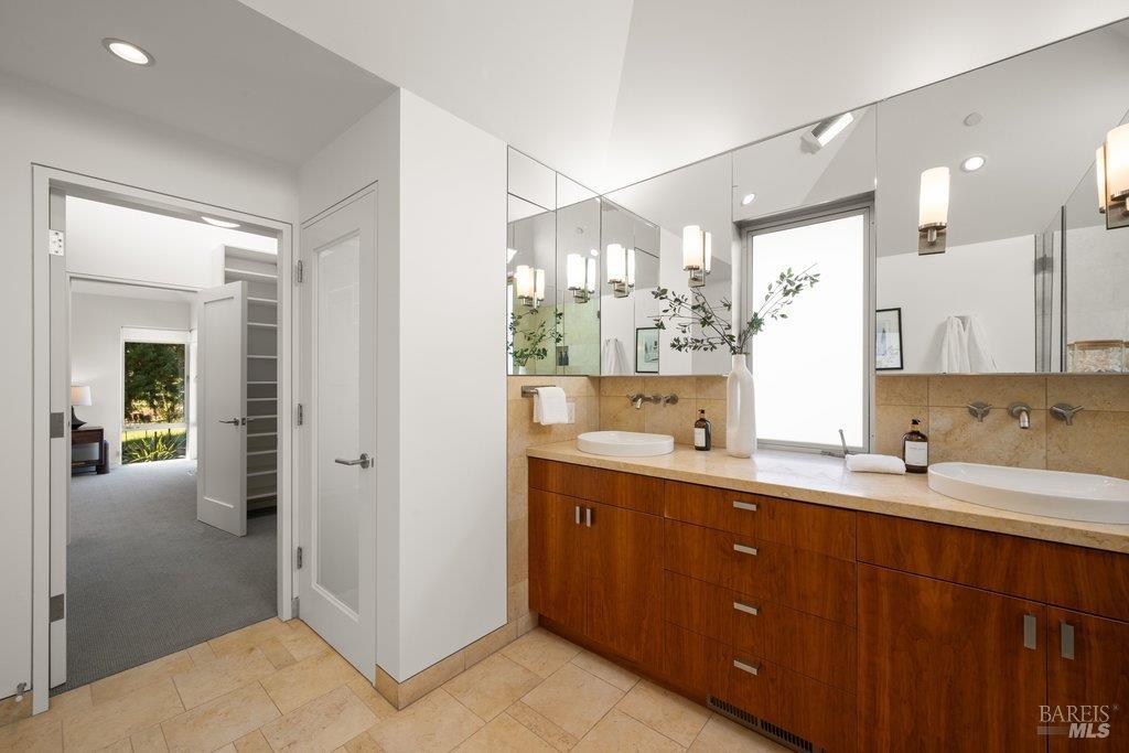 Detail Gallery Image 37 of 89 For 103 Reed Ranch Rd, Tiburon,  CA 94920 - 5 Beds | 4 Baths