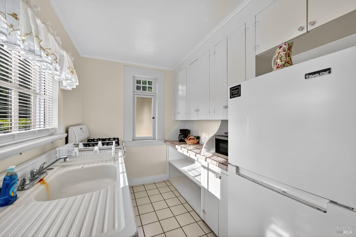 Detail Gallery Image 16 of 46 For 620 El Salto Dr, Capitola,  CA 95010 - 14 Beds | 11/1 Baths