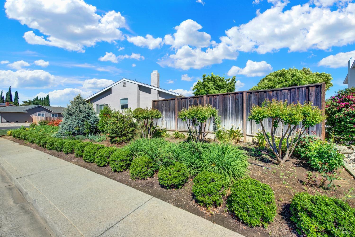 Detail Gallery Image 11 of 91 For 3225 W Pelham Ct, Fairfield,  CA 94534 - 3 Beds | 2 Baths