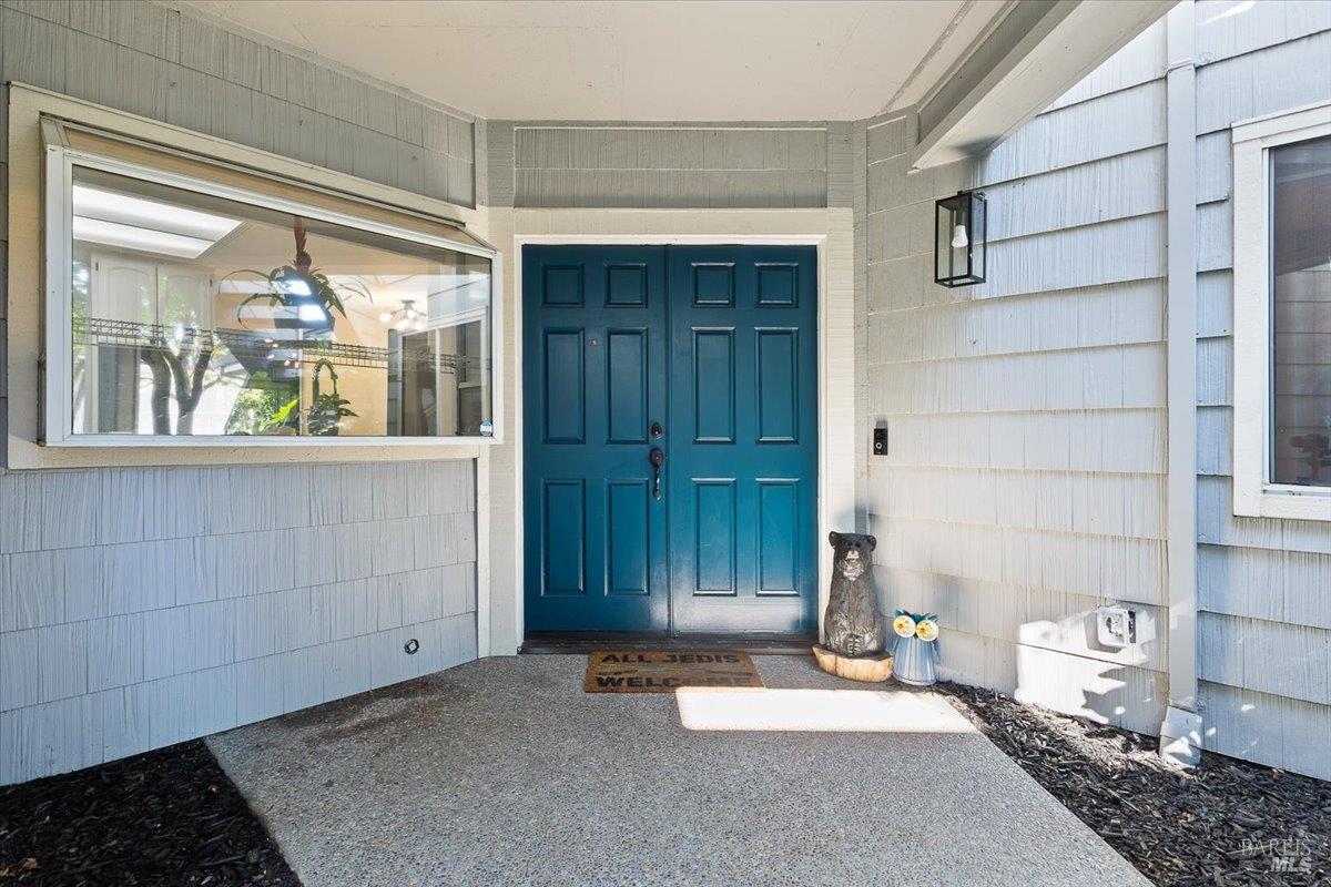 Detail Gallery Image 3 of 48 For 2070 Stonefield Ln, Santa Rosa,  CA 95403 - 2 Beds | 2/1 Baths