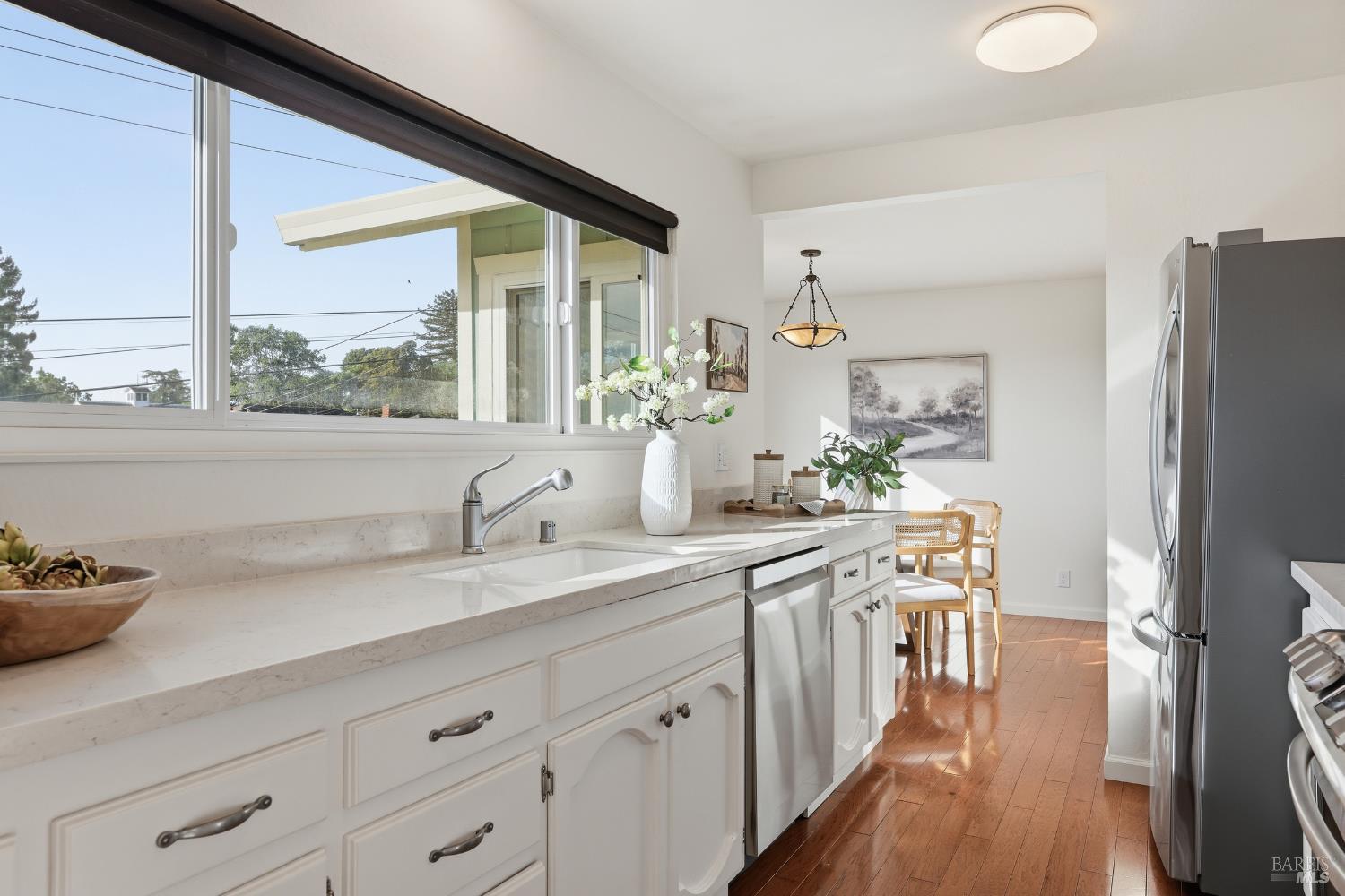 Detail Gallery Image 14 of 52 For 510 Kent St, Petaluma,  CA 94952 - 3 Beds | 2 Baths