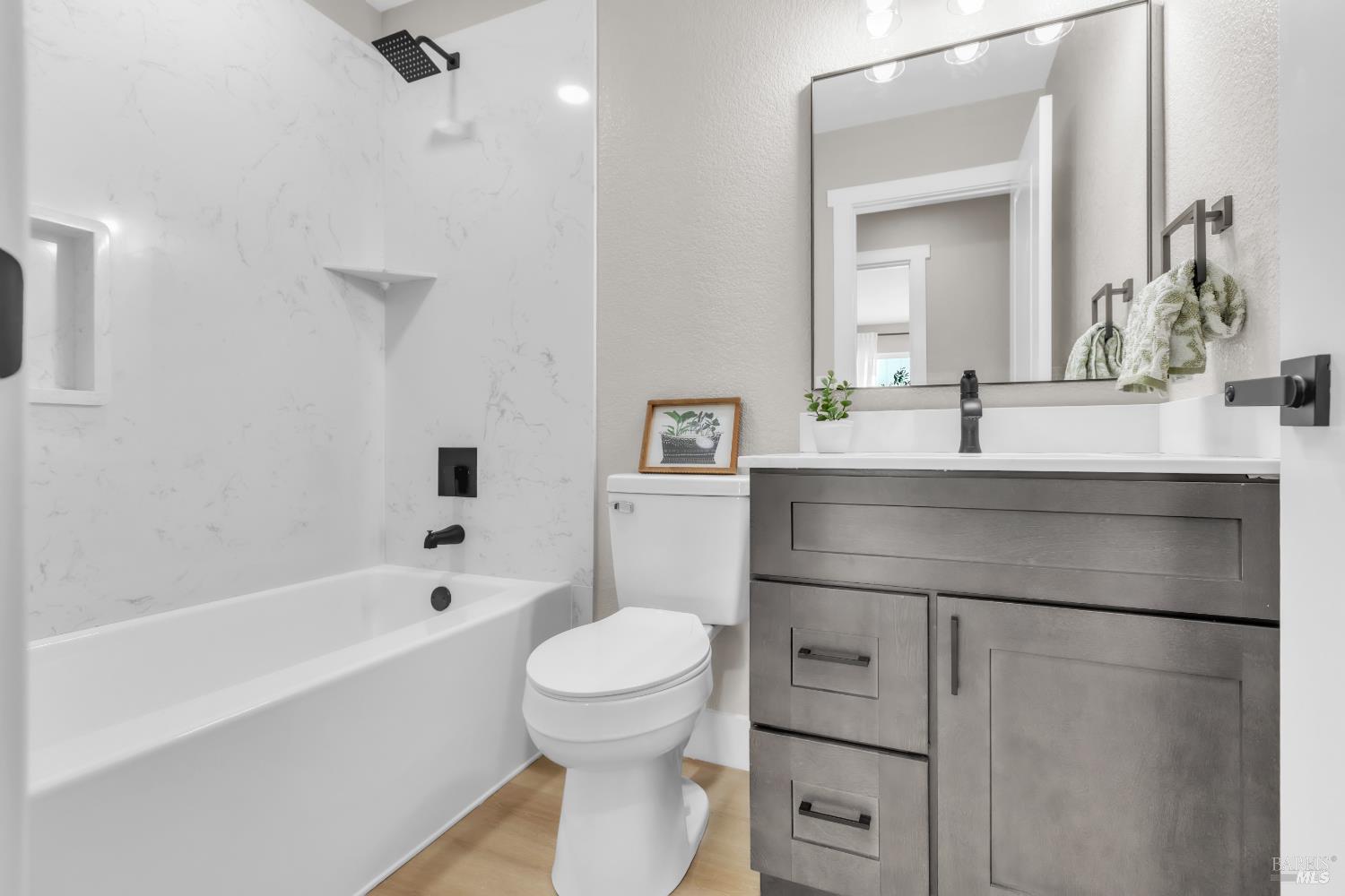 Detail Gallery Image 17 of 39 For 317 N Alamo Dr, Vacaville,  CA 95688 - 3 Beds | 2 Baths