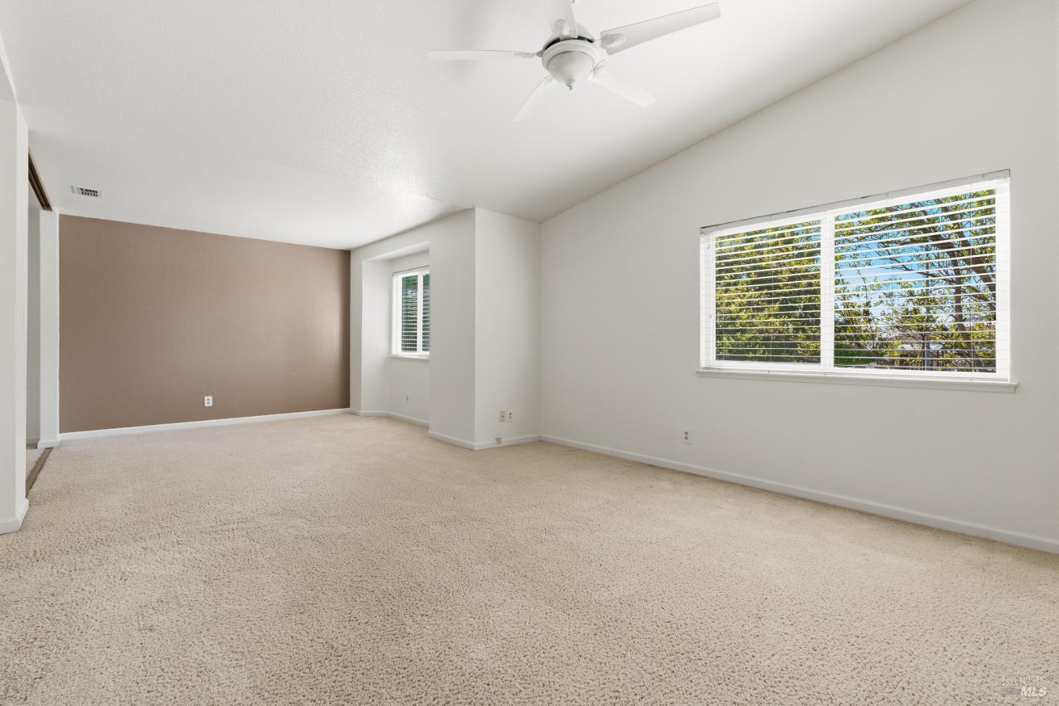 Detail Gallery Image 15 of 51 For 131 Cambridge Dr, Vacaville,  CA 95687 - 3 Beds | 2/1 Baths