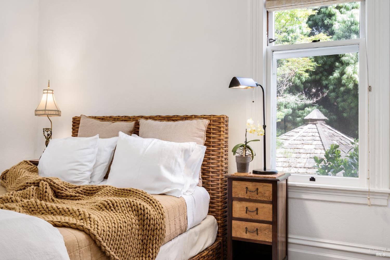 Detail Gallery Image 23 of 72 For 2230 1st St, Napa,  CA 94559 - 5 Beds | 2 Baths