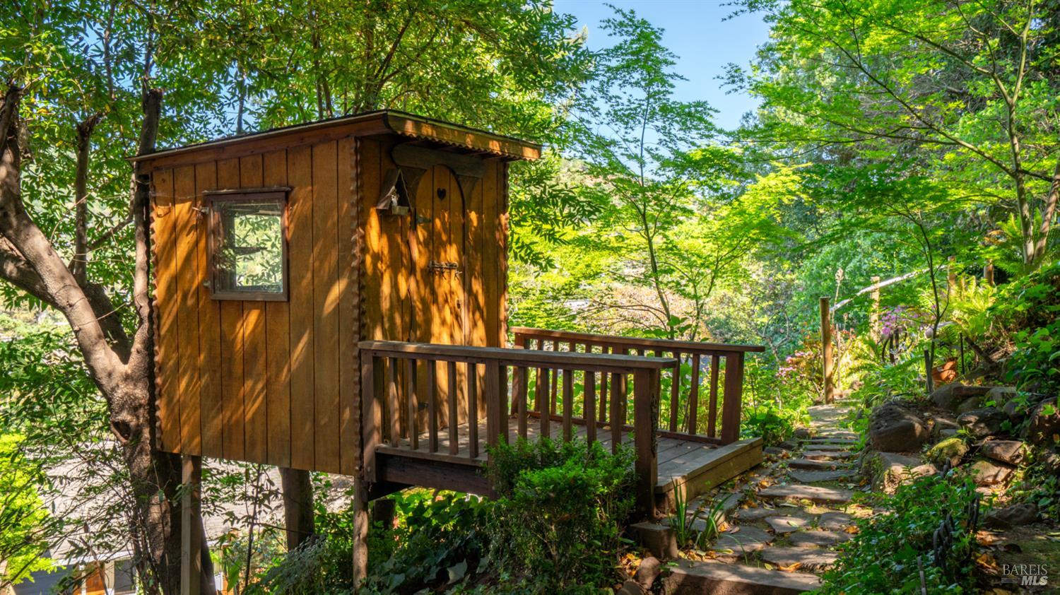 Detail Gallery Image 61 of 77 For 5 Viox Way, San Rafael,  CA 94901 - 4 Beds | 3/1 Baths