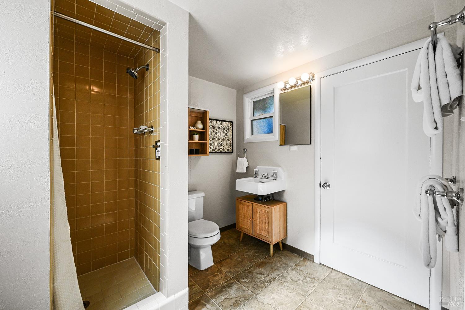 Detail Gallery Image 33 of 62 For 241 Floribel Ave, San Anselmo,  CA 94960 - 3 Beds | 2 Baths