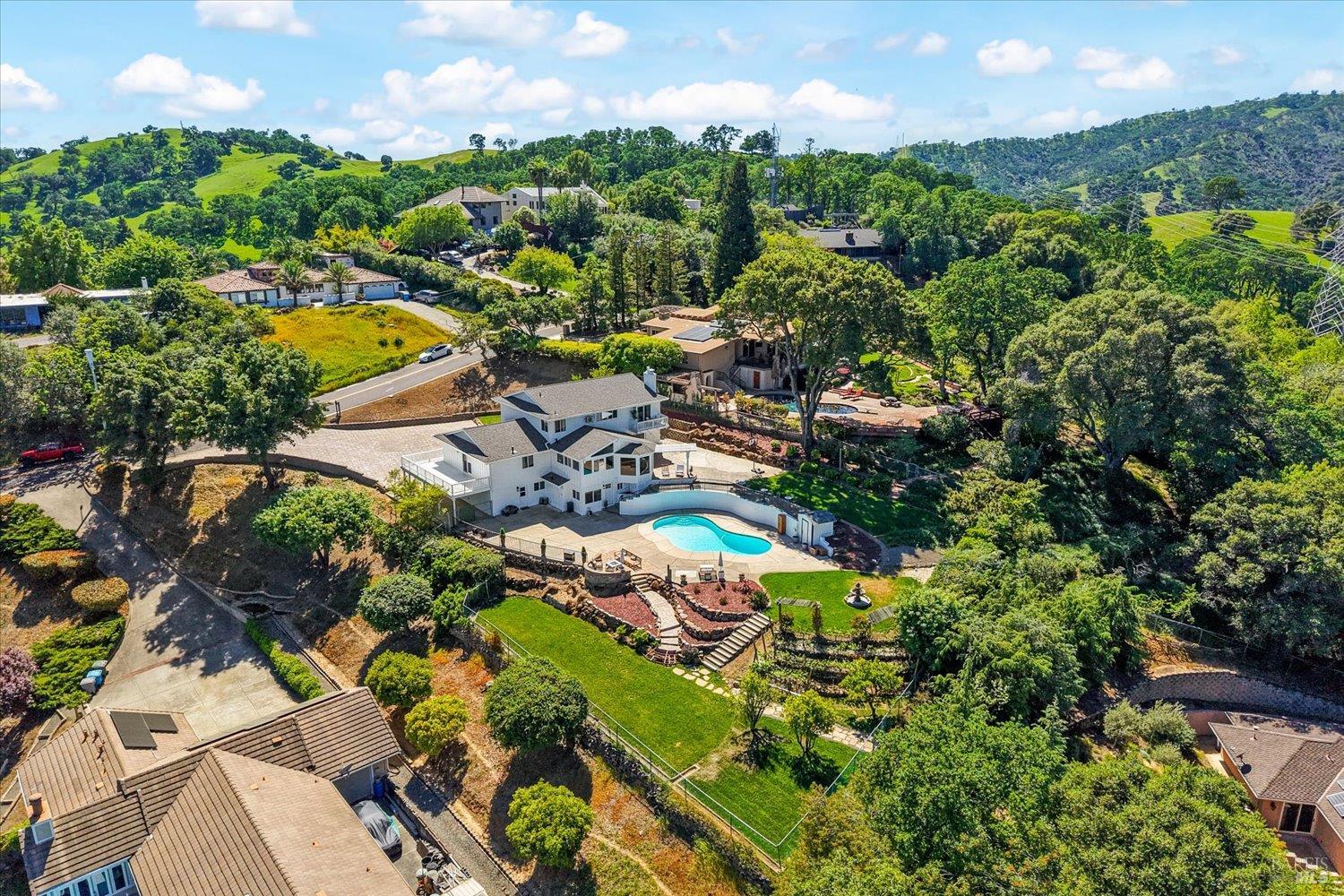 Detail Gallery Image 2 of 99 For 160 Wykoff Dr, Vacaville,  CA 95688 - 6 Beds | 4 Baths