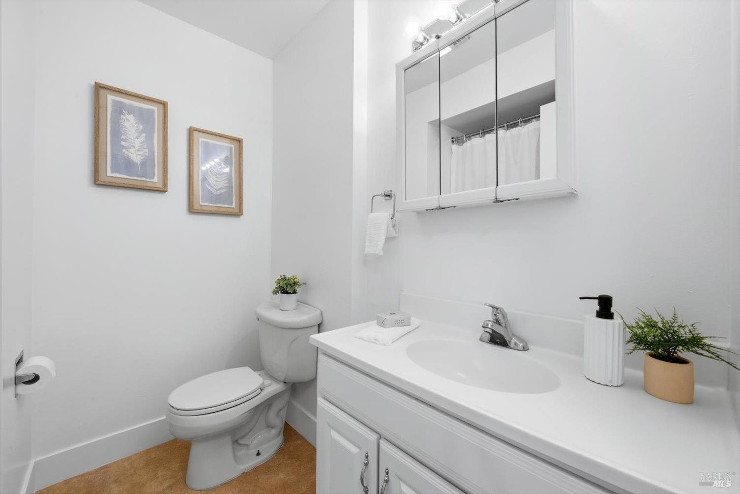 Detail Gallery Image 55 of 99 For 104 Westwood St, Vacaville,  CA 95688 - 5 Beds | 2/1 Baths