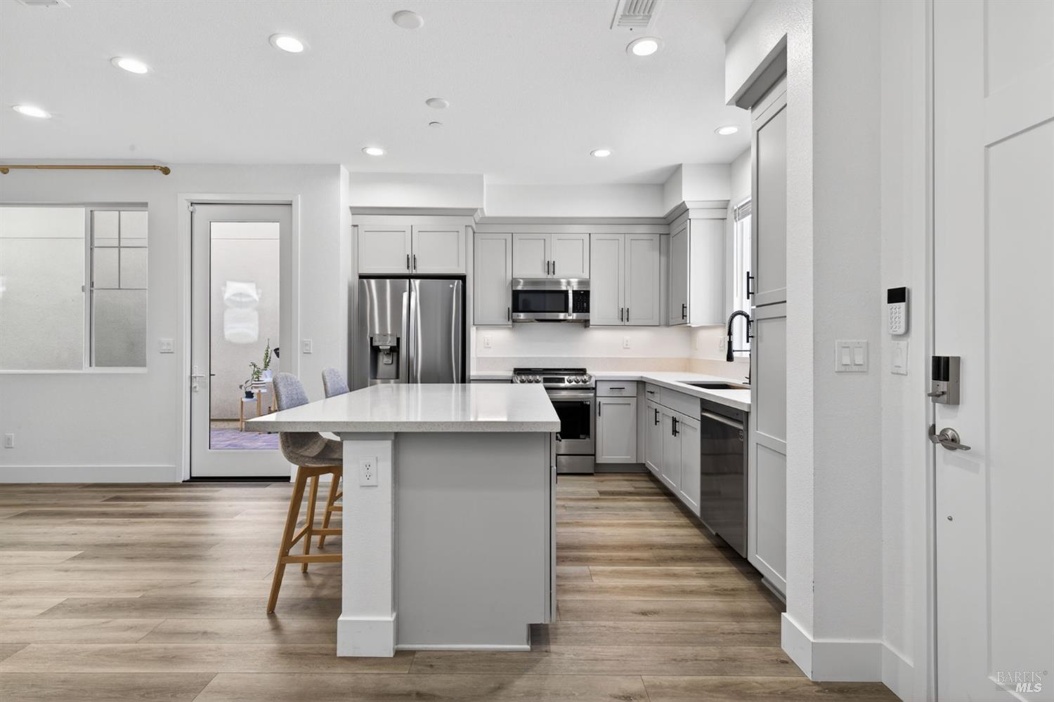 Detail Gallery Image 7 of 46 For 2782 Bella Cir, Santa Rosa,  CA 95407 - 3 Beds | 2/1 Baths