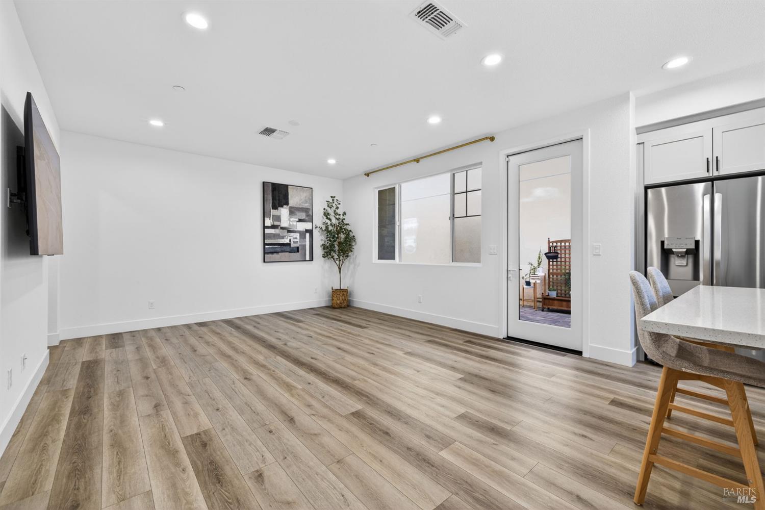 Detail Gallery Image 14 of 46 For 2782 Bella Cir, Santa Rosa,  CA 95407 - 3 Beds | 2/1 Baths