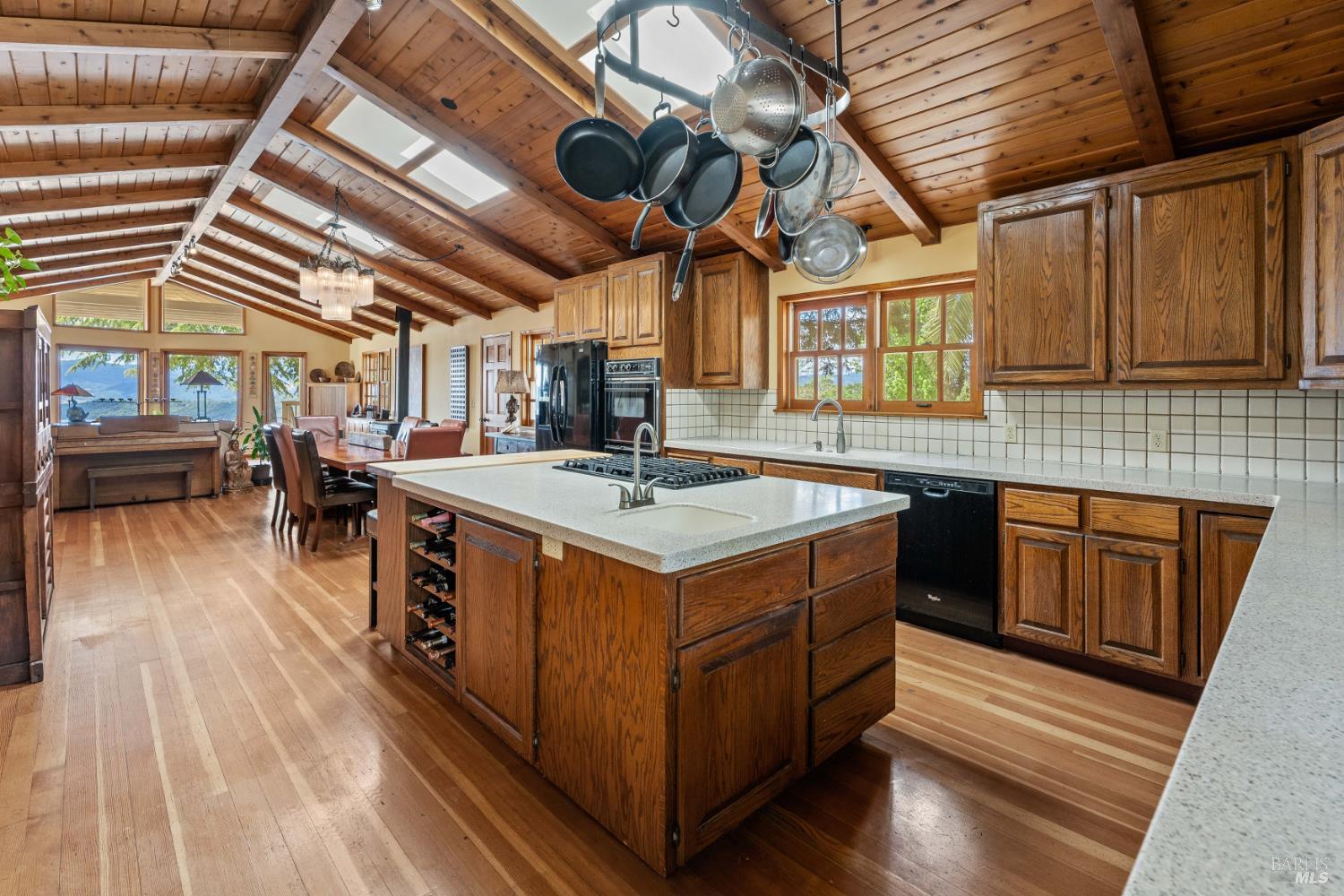 Detail Gallery Image 8 of 44 For 3760 King Ranch Rd, Ukiah,  CA 95482 - 3 Beds | 2 Baths