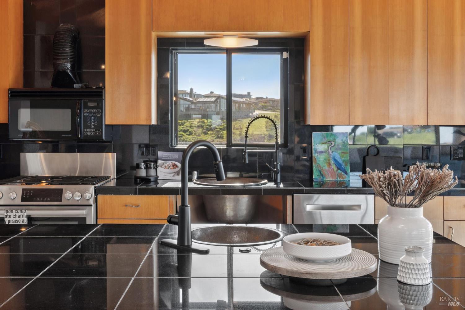 Detail Gallery Image 52 of 98 For 557 Oceana Dr, Dillon Beach,  CA 94929 - 3 Beds | 3 Baths