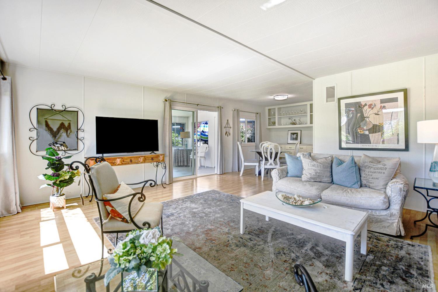 Detail Gallery Image 3 of 33 For 160 Chiquita Camino Unkn, Sonoma,  CA 95476 - 2 Beds | 2 Baths