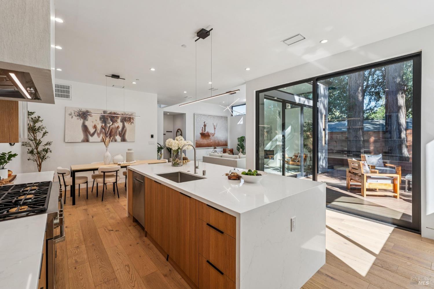 Detail Gallery Image 29 of 88 For 93 Magnolia Ave, Larkspur,  CA 94939 - 3 Beds | 3 Baths