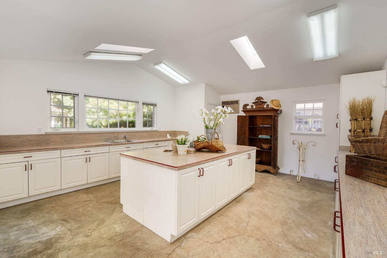 Detail Gallery Image 55 of 72 For 2230 1st St, Napa,  CA 94559 - 5 Beds | 2 Baths