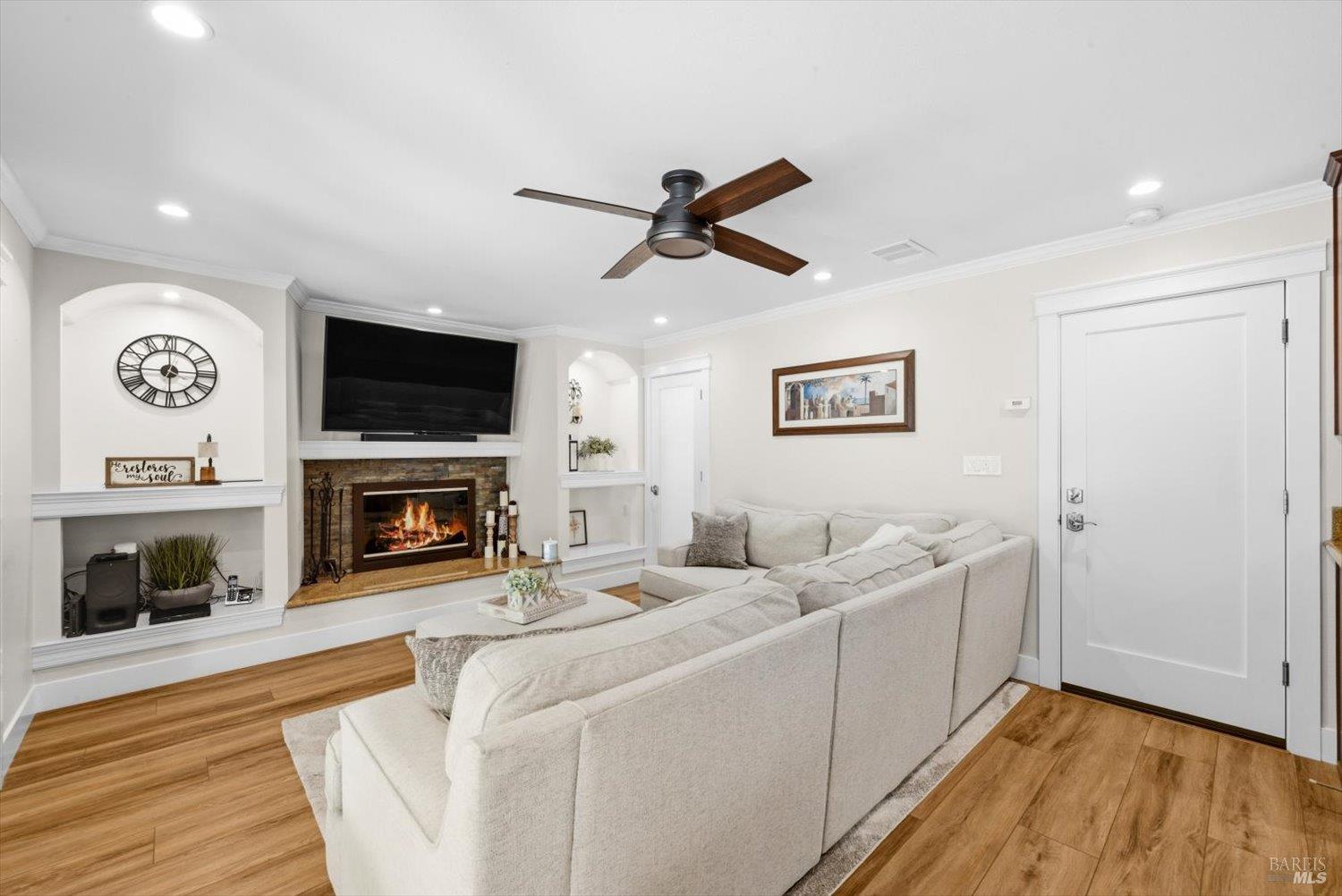 Detail Gallery Image 29 of 99 For 104 Westwood St, Vacaville,  CA 95688 - 5 Beds | 2/1 Baths