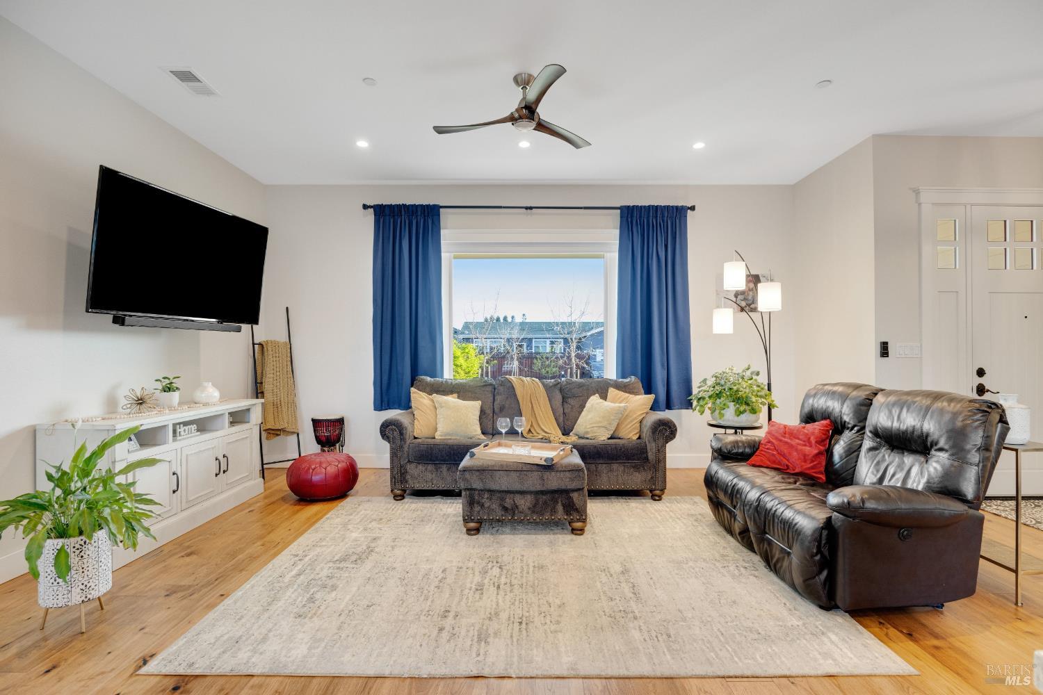 Detail Gallery Image 10 of 44 For 1935 San Marcos Dr, Santa Rosa,  CA 95403 - 3 Beds | 2 Baths