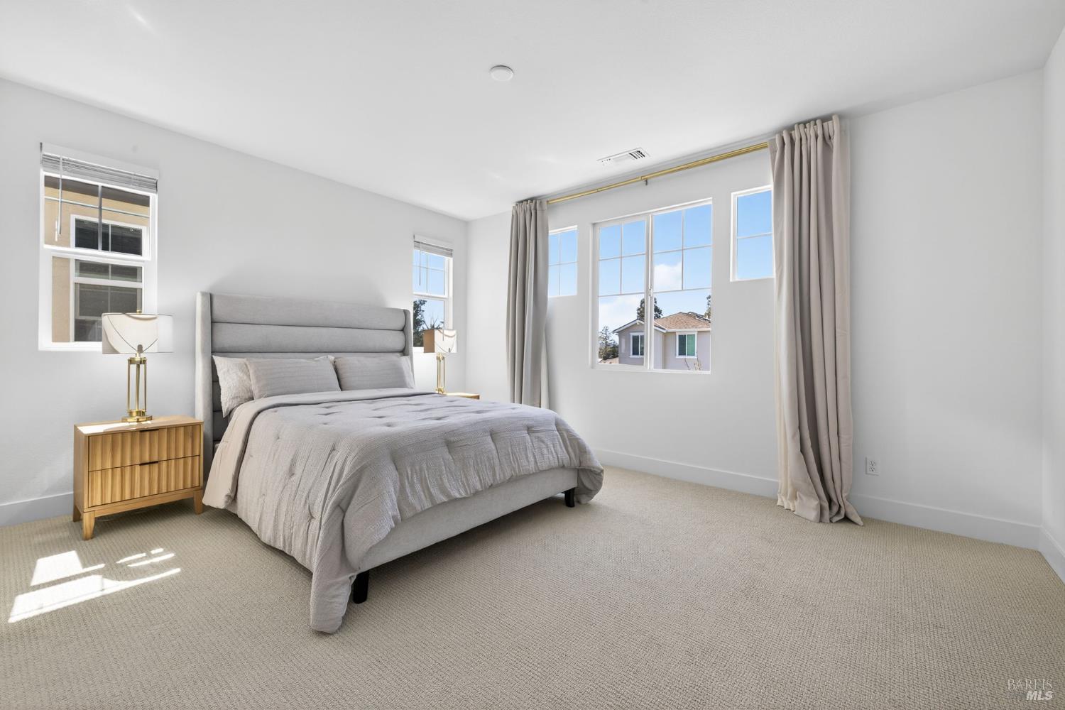 Detail Gallery Image 22 of 46 For 2782 Bella Cir, Santa Rosa,  CA 95407 - 3 Beds | 2/1 Baths