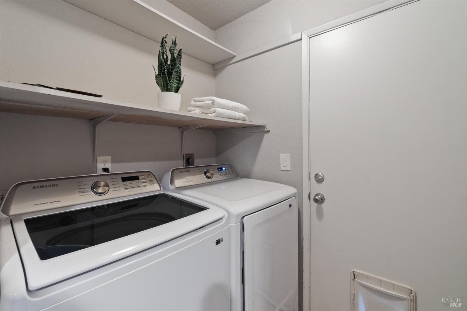 Detail Gallery Image 23 of 66 For 244 Woodhill Dr, Redding,  CA 96003 - 3 Beds | 2 Baths